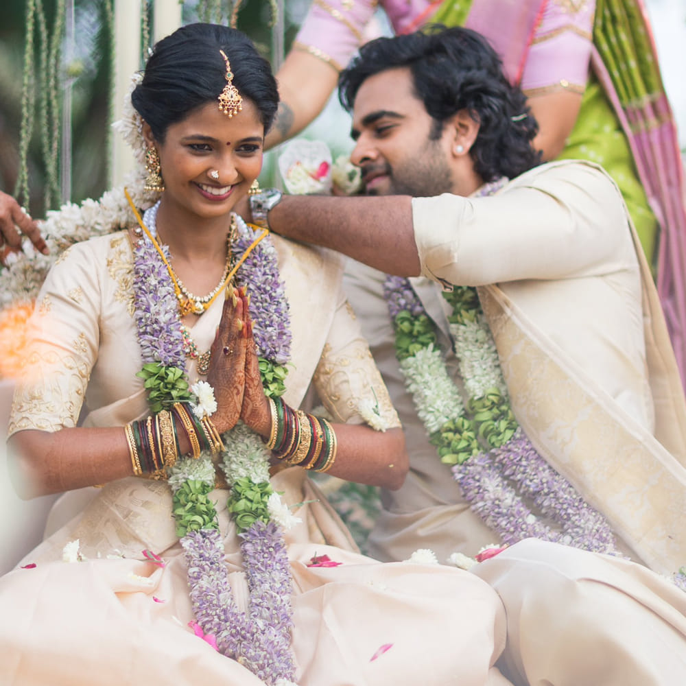 'పోర్ థోయిల్' సినిమాతో పాపులారిటీ సంపాదించుకున్న అశోక్ సెల్వన్ హీరోయిన్ కీర్తి పాండియన్‌ను వివాహం చేసుకున్నారు. తమిళనాడులోని తిరునెల్వేలిలో బుధవారం (సెప్టెంబర్ 13) వీరి వివాహం జరిగింది.  