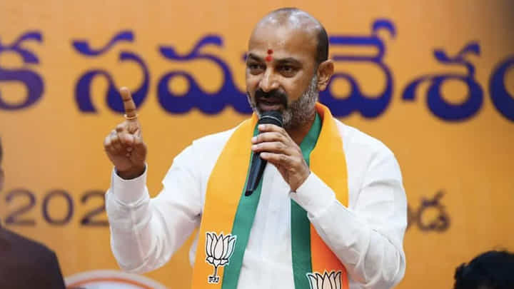 Bandi Sanjay: చంద్రబాబు అరెస్ట్పై స్పందించిన బండి సంజయ్.. ఏమన్నారంటే Bandi Sanjay: చంద్రబాబు అరెస్ట్పై స్పందించిన బండి సంజయ్.. ఏమన్నారంటే
