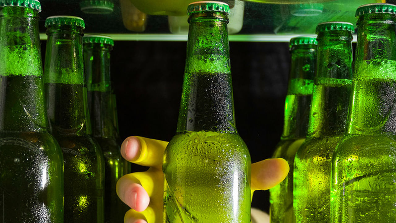 Beer Bottle బీర్ తాగుతున్నారా? బాటిల్‌పై ఉన్న ఈ మ్యాటర్ తప్పక చదవండి