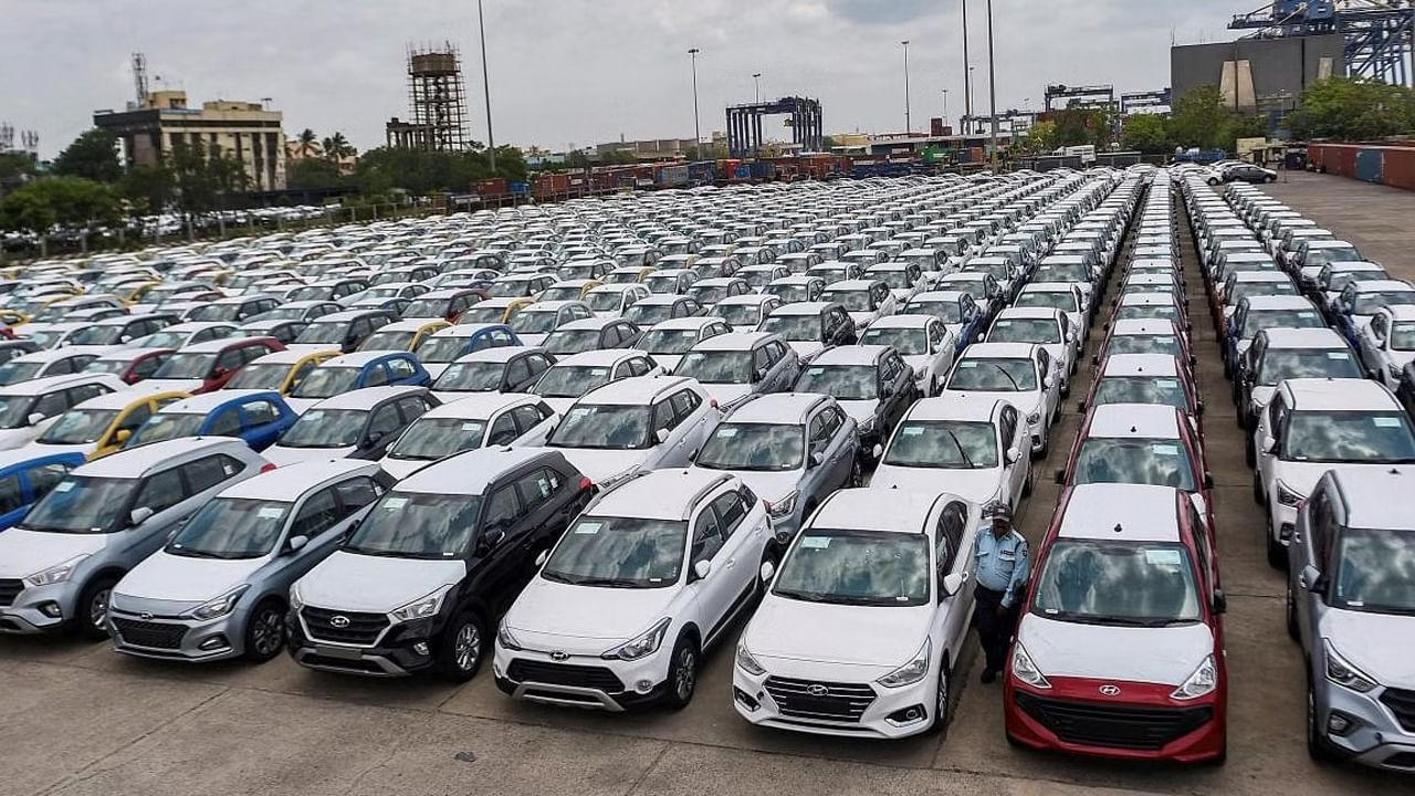 Maruti Cars: మారుతీ కార్ల ప్రియులకు షాక్‌.. ధర విషయంలో కంపెనీ కీలక నిర్ణయం..