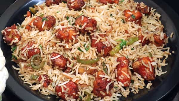 Cauliflower Fried Rice: ధాబా స్టైల్ లో క్యాలీ ఫ్లవర్ రైస్ ఇలా చేయండి.. ఒక్క మెతుకు కూడా మిగల్చకుండా లాగించేస్తారు!