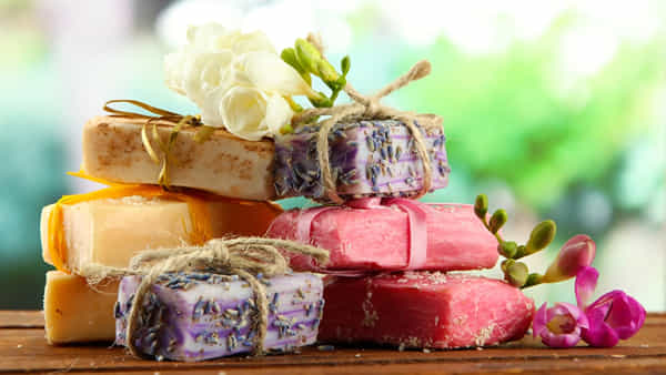 Skin Care: నారింజ తొక్కలను పడేస్తున్నారా.. వాటితో ఇంట్లోనే సహజ సబ్బు తయారు చేసుకోవచ్చు తెలుసా..