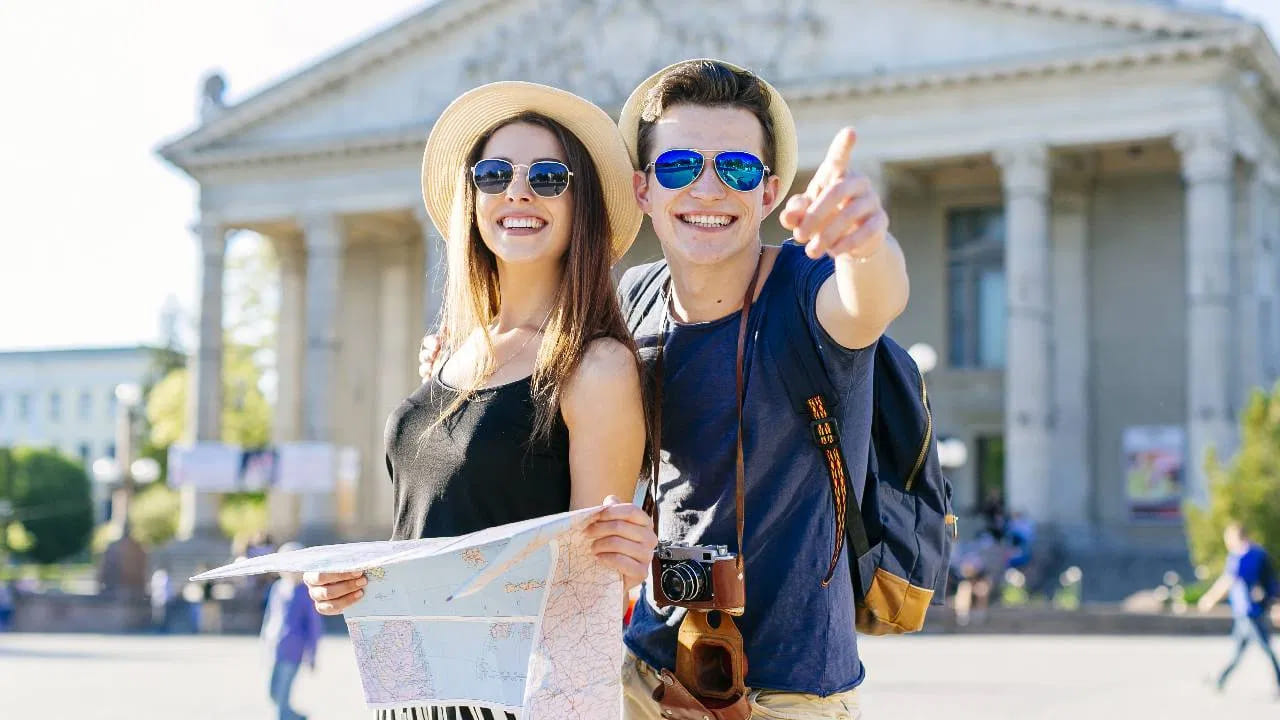 ప్రియారిటీస్‌ని లెక్కచేయకపోవడం: ట్రిప్ సమయంలో దంపతులు తమ ప్రియారిటీస్‌‌ని పరస్పరం గౌరవించుకోవాలి. భాగస్వామికి ఆసక్తి లేని విషయాల కోసం ఒత్తిడి చేయకూడదు. ఇలా చేస్తే దాంపత్య జీవితంలోకి సమస్యలను ఆహ్వానించుకున్నట్లే.