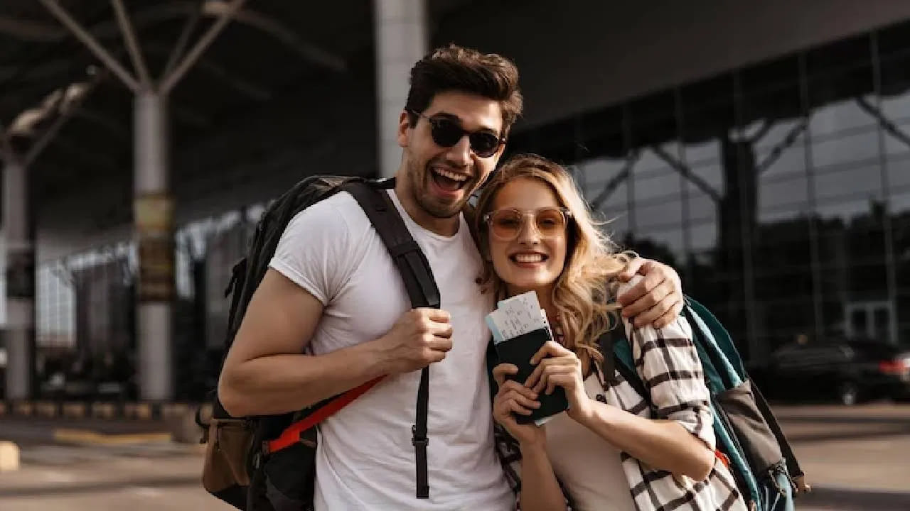 తప్పుడు ప్రదేశాలు: పర్యటనకు వెళ్లాలనుకున్న ప్రదేశాల గురించి, వెళ్లకముందే తెలుసుకోవడం చాలా మంచిది. ఆహారం, భద్రతతో పాటు అన్ని రకాల సౌకర్యాలు ఉన్నాయా లేదా తెలుసుకోవాలి. ఇవేం తెలుసుకోకుండా టూర్‌కి వెళ్తే.. వెళ్లిన చోట ఎదురయ్యే ఇబ్బందులు దాంపత్య జీవితంలో సమస్యలకు కారణం కాగలవు. 