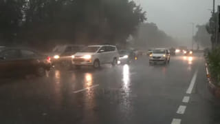 PM Modi: వారణాసి చేరుకున్న ప్రధాని మోడీ.. అంతర్జాతీయ క్రికెట్ స్టేడియం శంకుస్థాపన.. పలువురు క్రికెటర్లు హాజరు