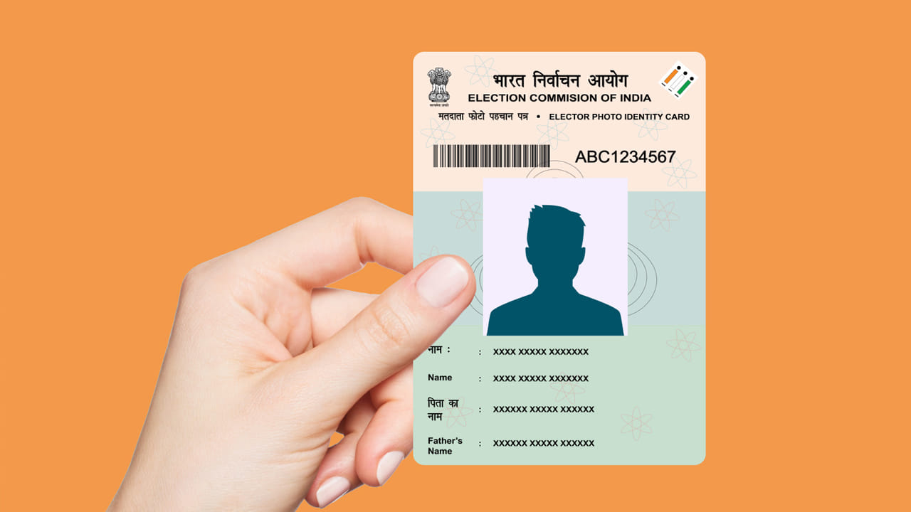  ఈ విధానం ద్వారా ఓటర్‌ కార్డును తొలుత డిజిటల్ ఫార్మట్‌లో డౌన్‌లోడ్‌ చేసుకొని అనంతరం దానిని డిజి లాకర్‌ యాప్‌లో సేవ్‌ చేసుకునే అవకాశం కల్పించారు. 