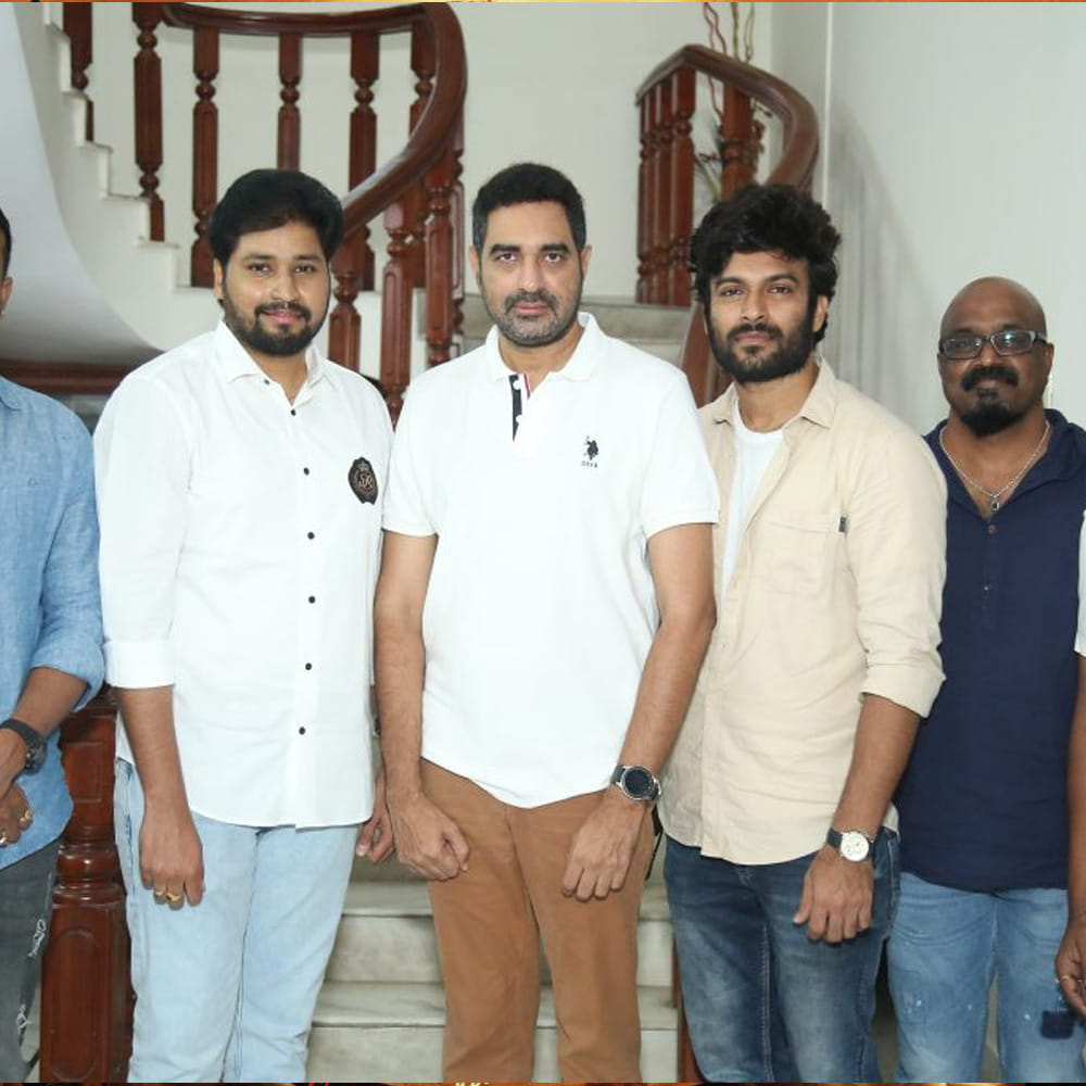 ట్యాలెంట్ ఉన్నమేకర్స్‌ను అప్రిషియేట్ చేస్తుంటారు. ఇక తాజాగా కూడా అదే చేశారు. తన చేతుల మీదుగా.. 'అలా నిన్ను చేరి' సినిమా టైటిల్ సాంగ్‌ను రిలీజ్‌ చేశారు.  మ్యూజిక్ డైరెక్టర్ సుభాష్‌ ఆనంద్ కపోంజింగ్.. ఆస్కార్ విన్నర్ చంద్రబోస్ లిరిక్స్ బాగుందంటూ.. మెచ్చుకున్నారు. ఈ మూవీ మేకర్స్ ను విష్‌ చేస్తూనే .. సినిమా హిట్ కావాలని మనసారా కోరుకున్నారు. 