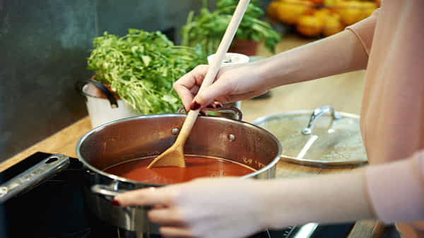 Cooking: స్టీలు పాత్రలో వంట చేస్తున్నారా..? అయితే జాగ్రత్తలు తీసుకోవాల్సిందే..!