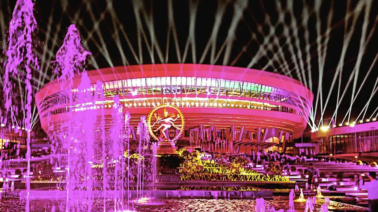 గాంధర్వ ఆతిథ్యం బృందం 'భారత వాద్య దర్శనం' పేరుతో గొప్ప ప్రదర్శన ఇచ్చింది. భారతీయ సంగీత వారసత్వ సంపద గొప్పతనాన్ని చాటి చెప్పేలా జరిగిన ఈ కార్యక్రమంలో శాస్త్రీయ సంగీతంతో పాటు సమకాలీన సంగీతంలో ఉపయోగించే పరికరాలతో సంగీత విభావరి నేతలను ఆకట్టుకుంది.