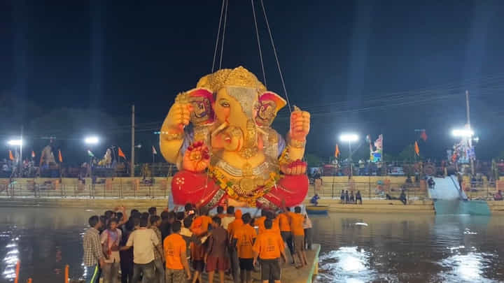 Ganesh Visarjan 2023: జైజై.. గణేశా.! నిఘా నీడలో నిమజ్జనాలు.. నగరమంతటా సీసీ కెమెరాలే.. Ganesh Visarjan 2023: జైజై.. గణేశా.! నిఘా నీడలో నిమజ్జనాలు.. నగరమంతటా సీసీ కెమెరాలే..