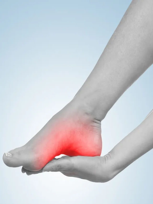 Болит пятка на левой ноге. Когда ноги болят что это такое. Как избавиться от боли в ногах. Боль в стопах ног причины. Когда ноги болят что это такое.