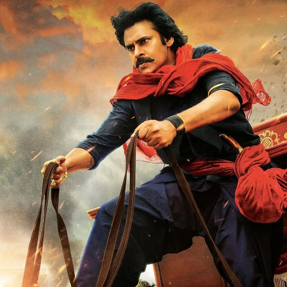 పవన్ మోస్ట్ అవేటెడ్ మూవీ అప్టేట్స్ ఖచ్చితంగా త్వరలోనే ఇస్తారనుకున్నారు అందరూ! కానీ కట్ చేస్తే.. 'అలా నిన్ను చేరి' అంటూ అందరి ముందు ఫ్లాష్ అయ్యారు ఈ ట్యాలెంటెడ్ డైరెక్టర్.ఇక అసలు విషయం ఏంటంటే.. రీసెంట్ డేస్‌లో ఎప్పుడూ తన హరి హర సినిమా పనులతోనే బిజీగా ఉన్న స్టార్ డైరెక్టర్ క్రిష్.. వీలైనప్పుడు చిన్న సినిమాలను సపోర్ట్ చేస్తుంటారు. 