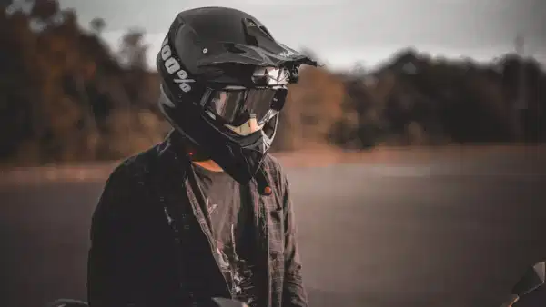 Hair Loss with Helmet: హెల్మెట్ పెట్టుకుంటే.. బట్ట తల వస్తుందా? అసలు నిజాలు తెలుసుకోండి!