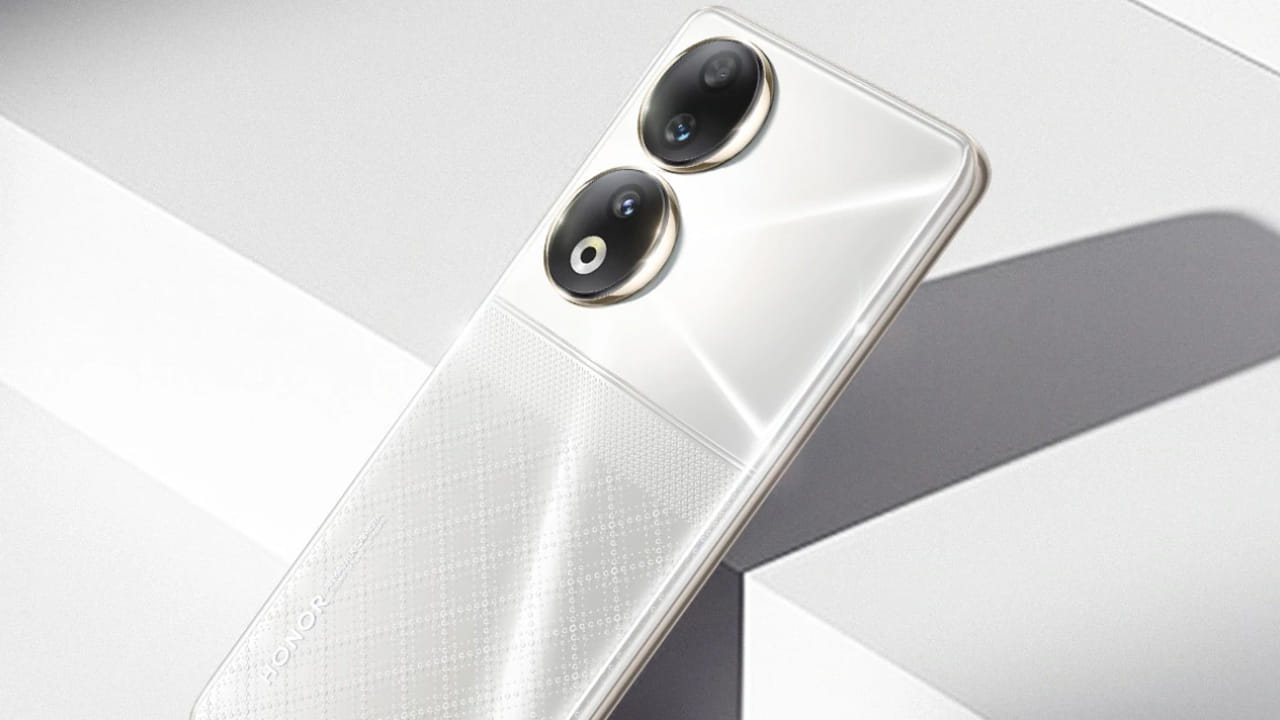 చైనాకు చెందిన స్మార్ట్ ఫోన్‌ దిగ్గజం హానర్‌ భారత మార్కెట్లోకి సెప్టెంబర్‌ 14న హానర్‌ 90 5జీ ఫోన్‌ను తీసుకొస్తోంది. హానర్‌ అధికారిక వెబ్‌సైట్‌తో పాటు, ఈ కామర్స్‌ సైట్‌ అమెజాన్‌లో ఈ ఫోన్‌ అందుబాటులోకి రానుంది. 