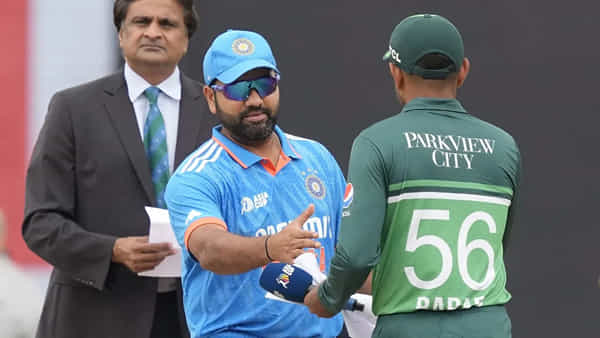 IND vs PAK Match Playing XI: టాస్ ఓడిన రోహిత్.. ప్లేయింగ్ XI నుంచి ఇద్దరు ఔట్..