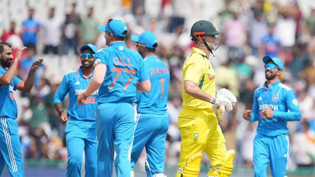 IND vs AUS 1st ODI: షమీ పాంచ్‌ పటాకా.. మెరిసిన వార్నర్‌.. మొహాలీ వన్డేలో టీమిండియా టార్గెట్‌ ఎంతంటే?