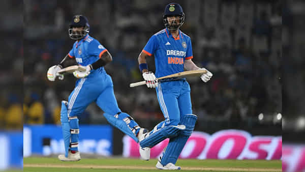 IND vs AUS 1st ODI: అదరగొట్టిన గిల్, రుతురాజ్.. ఆసీస్పై భారత్ ఘన విజయం.. ఐసీసీ ర్యాంకుల్లో అగ్రస్థానం