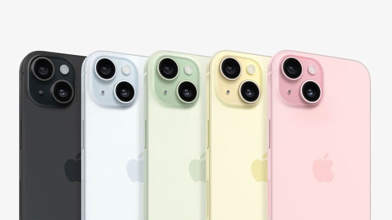 Apple iPhone 15 Series కెమెరా: ఐఫోన్ 15, ఐఫోన్ 15 ప్లస్‌ మోడల్స్ వెనుక భాగంలో 48-మెగాపిక్సెల్ ప్రైమరీ కెమెరా, 12MP సెకండరీ కెమెరాతో రెండు కెమెరాల సెటప్‌ ఉంది. అలాగే ఆపిల్ ఐఫోన్ 15 ఫ్రో, ఆపిల్ ఐఫోన్ 15 ఫ్రో మ్యాక్స్ మోడల్‌లో 48MP ప్రైమరీ కెమెరా 12 మెగాపిక్సెల్ టెలిఫోటో లెన్స్ అండ్ మాక్రో కెమెరా సెటప్ ఉంది. ప్రో మోడల్‌లో 3X టెలిఫోటో లెన్స్, ప్రో ప్లస్ మోడల్‌లో 5X ఆప్టికల్ జూమింగ్ ఫీచర్ కూడా ఉన్నాయి.