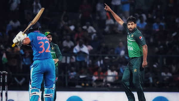 IND vs PAK: పాకిస్తాన్ బౌలర్ ఓవరాక్షన్.. వెంటనే ఇచ్చిపడేసిన కుంగ్ఫూ పాండ్యా.. అయినా వదలని నెటిజన్లు..