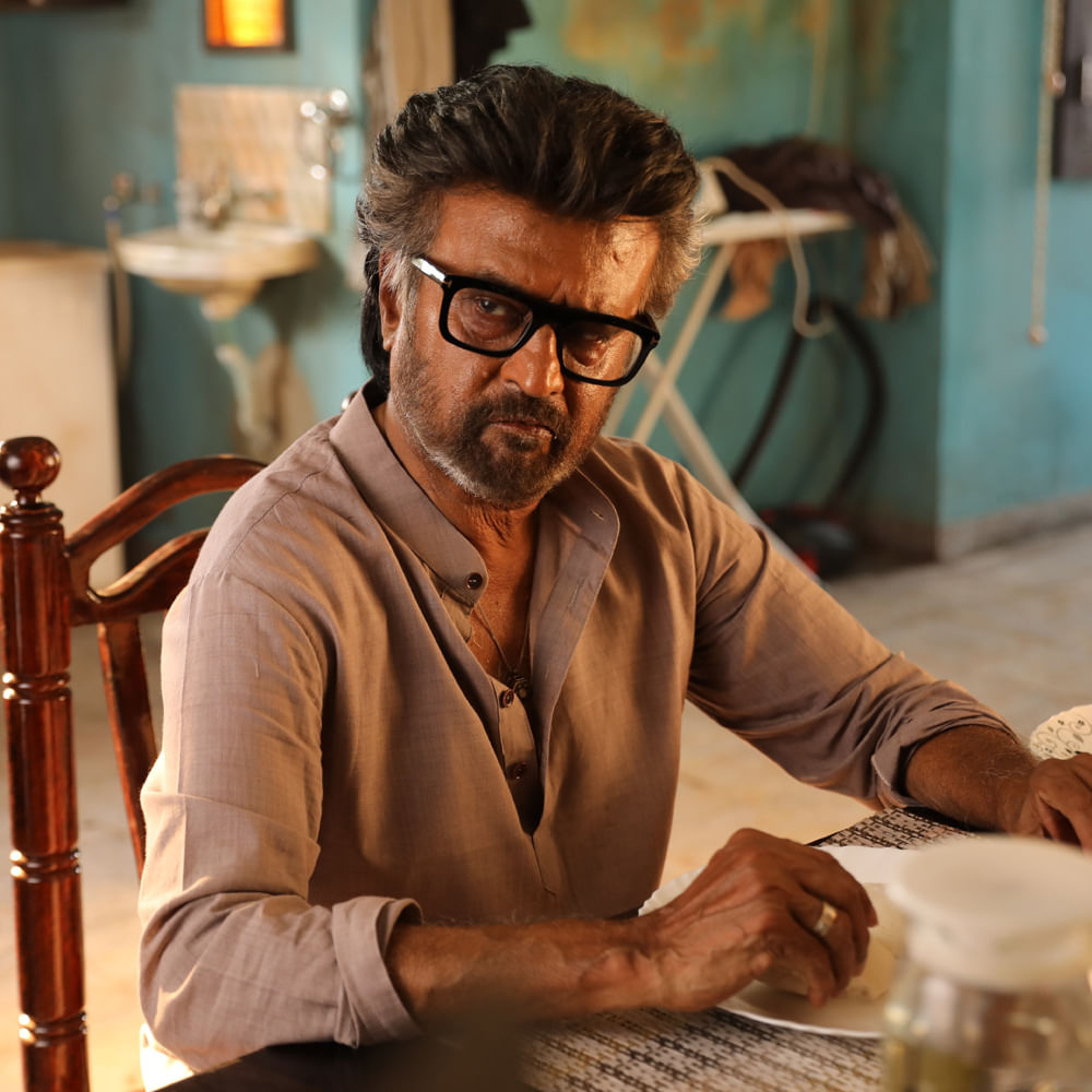 బీస్ట్ లాంటి ఫ్లాప్ సినిమా తీసిన డైరక్టర్ నెల్సన్ని నమ్మి సినిమా చేయొద్దని రజనీకాంత్కి సలహాలు వచ్చాయట. అయినా డోంట్ కేర్ అంటూ డేరింగ్గా స్టెప్ వేశారు రజనీకాంత్. సూపర్స్టార్ గట్స్ కి, సన్ పిక్చర్స్ మేకింగ్ తోడైంది. ఇంకేంటి, ఇప్పుడు ఎక్కడ చూసినా నువ్వు కావాలయ్యా అంటున్నారు జనాలు.