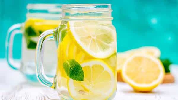 Health Tips: ఉదయాన్నే పరిగడుపున నిమ్మరసం తాగుతున్నారా? ఈ విషయం తప్పక తెలుసుకోండి..