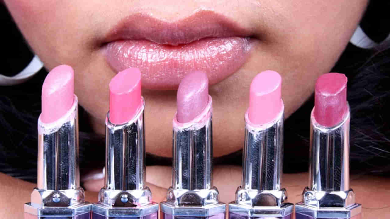 Liquid Lipstick Tips: లిక్విడ్ లిప్ స్టిక్ ని యూజ్ చేస్తున్నారా.. ఇలా వాడితే ఎక్కువ సేపు అలానే ఉంటుంది!