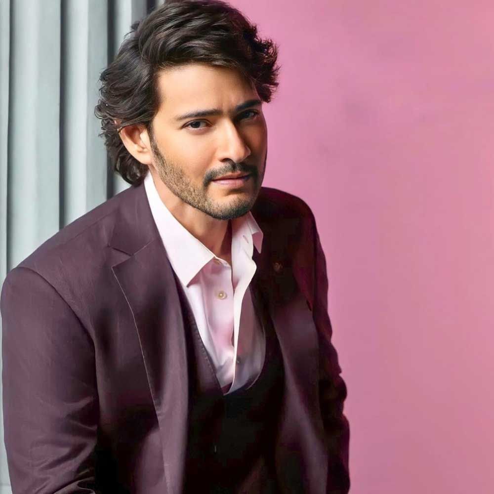 దాంతో బాలీవుడ్ నుంచి కూడా ఆహ్వానాలు అందుతున్నాయి. మరోవైపు మహేష్ బాబు గుంటూరు కారంతో అంత బిజీగా ఉంటూనే.. మరోవైపు యాడ్స్ షూటింగ్‌లోనూ తరుచూ పాల్గొంటున్నారు. ఈ మధ్యే ఓ కొత్త యాడ్ షూట్ చేసారు మహేష్.