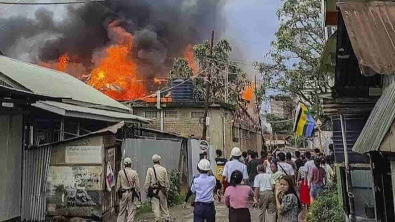 Manipur Violence: ఇద్దరు విద్యార్ధుల హత్యతో అట్టుడుకుతున్న మణిపూర్‌.. రాష్ట్రవ్యాప్తంగా హై అలర్ట్..