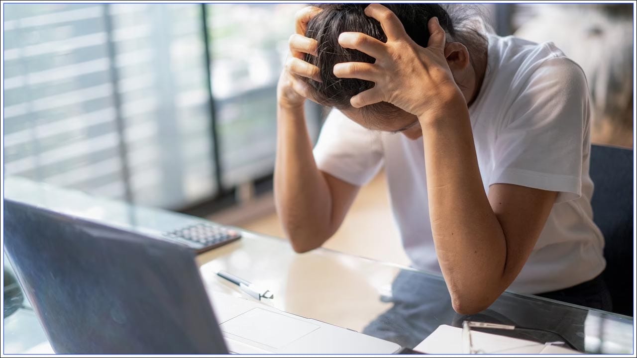 విరామం తీసుకోండి: మీరు చాలా కాలం పాటు ఒక విషయంపై దృష్టి పెట్టడానికి ప్రయత్నించారా? అందుకే కొంతకాలం తర్వాత మీ దృష్టి మరెక్కడా ప్రవహిస్తుంది. అందువల్ల, ప్రతిసారీ చిన్న విరామాలు తీసుకోవడం దృష్టి కేంద్రీకరించడానికి సహాయపడుతుంది. ఒక విషయంపై ఎక్కువసేపు ఏకాగ్రత పెట్టడం అసాధ్యం. ఎప్పటికప్పుడు మీ దృష్టి మరల్చండి. మీ మనస్సుకు విరామం ఇవ్వండి.