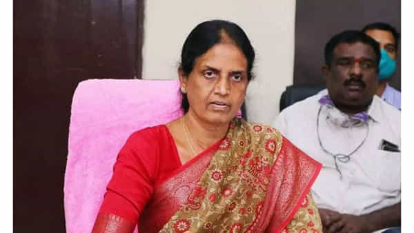 Telangana: సర్కారు బడుల్లో విద్యార్థుల ప్రతిభ వెలికి తీయాలి.. మంత్రి సబితా కీలక వ్యాఖ్యలు