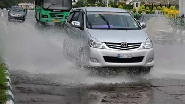 Car Care Tips: వర్షాకాలం.. మీ కారు జర భద్రం.. ఈ టిప్స్ పాటించండి సురక్షితంగా ప్రయాణించండి..