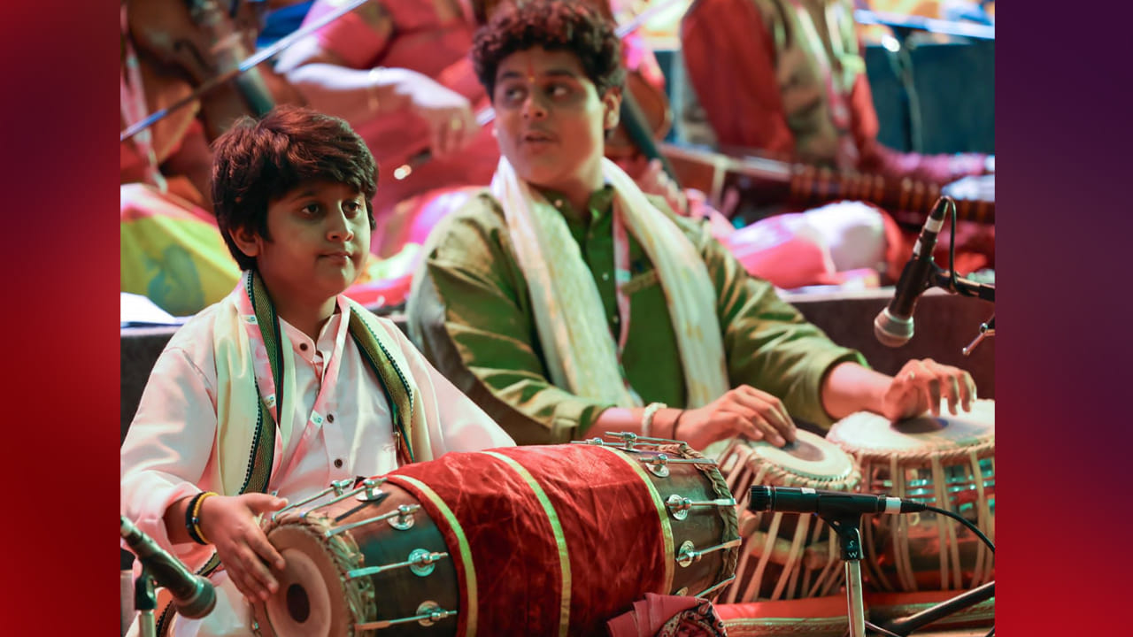 హిందుస్థానీ మ్యూజిక్ విభాగంలో రాగ్ దర్బారీ కండా, కాఫి-ఖెలత్ హోరి, ఫోక్ మ్యూజిక్: రాజస్థాన్-కేసరియా బలమ్, ఘుమర్, నింబురా నింబురా ఇలా రకరకాల విభాగాల్లో నిర్వహించిన సంగీత కచేరి దేశాధినేతలను విశేషంగా ఆకట్టుకుంది.