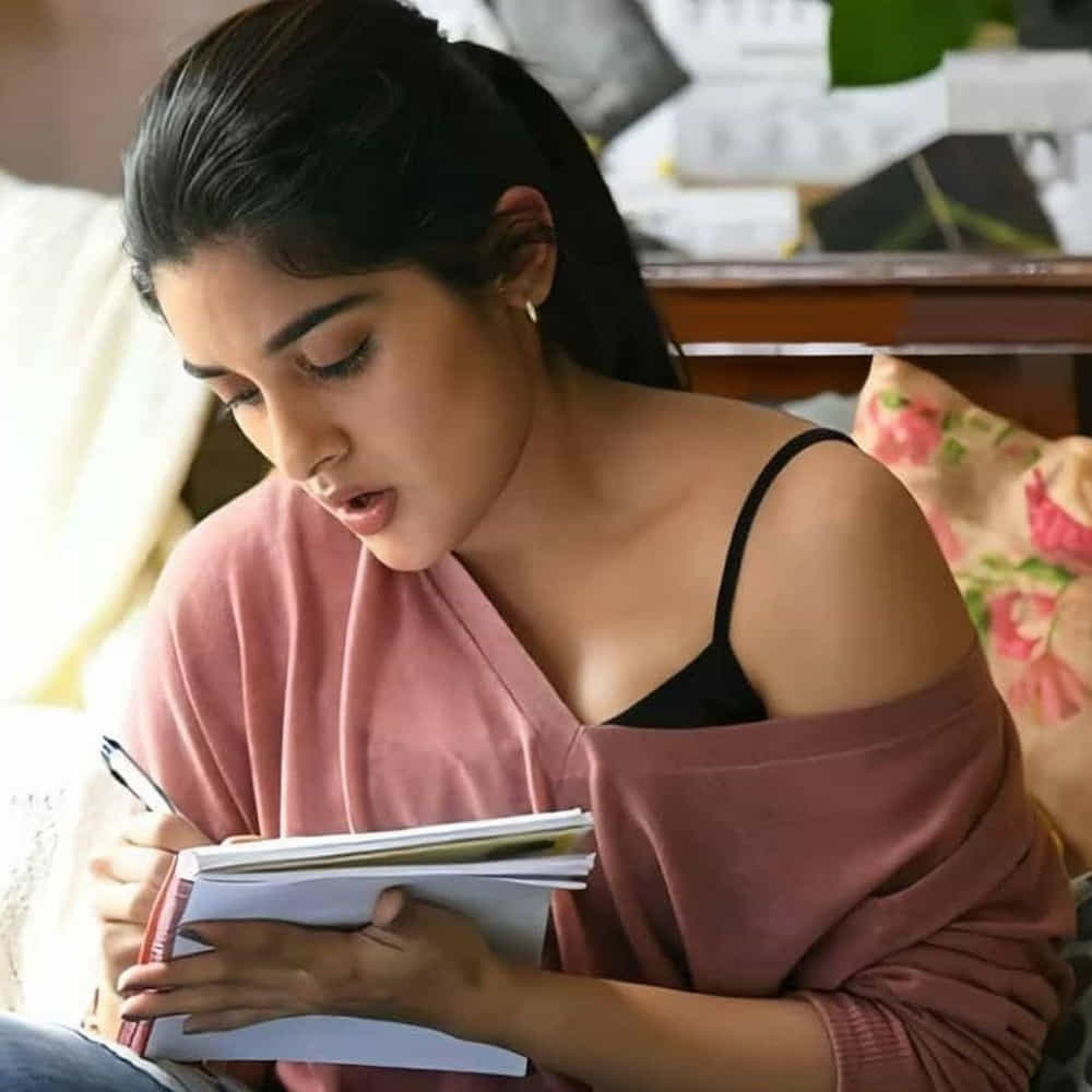 నటనకు స్కోప్ ఉన్న సినిమా అనగానే గుర్తుకొచ్చే ఫీమేల్ లీడ్స్ లో నివేదా థామస్ కూడా ఉంటారు. జెంటిల్మేన్, నిన్నుకోరి టైమ్లో నివేదా పెర్ఫార్మెన్స్ చూసిన వారు నెంబర్ వన్ ప్లేస్కి గట్టి పోటీనిస్తారనే అనుకున్నారు. కానీ, ఆమె ఆచితూచి కథలు సెలక్ట్ చేసుకుంటుండటంతో సినిమాల కౌంట్ కూడా పెద్దగా ఉండట్లేదు. ప్రస్తుతానికి నివేదా ఖాతాలో తెలుగు సినిమాలేవీ లేవు.