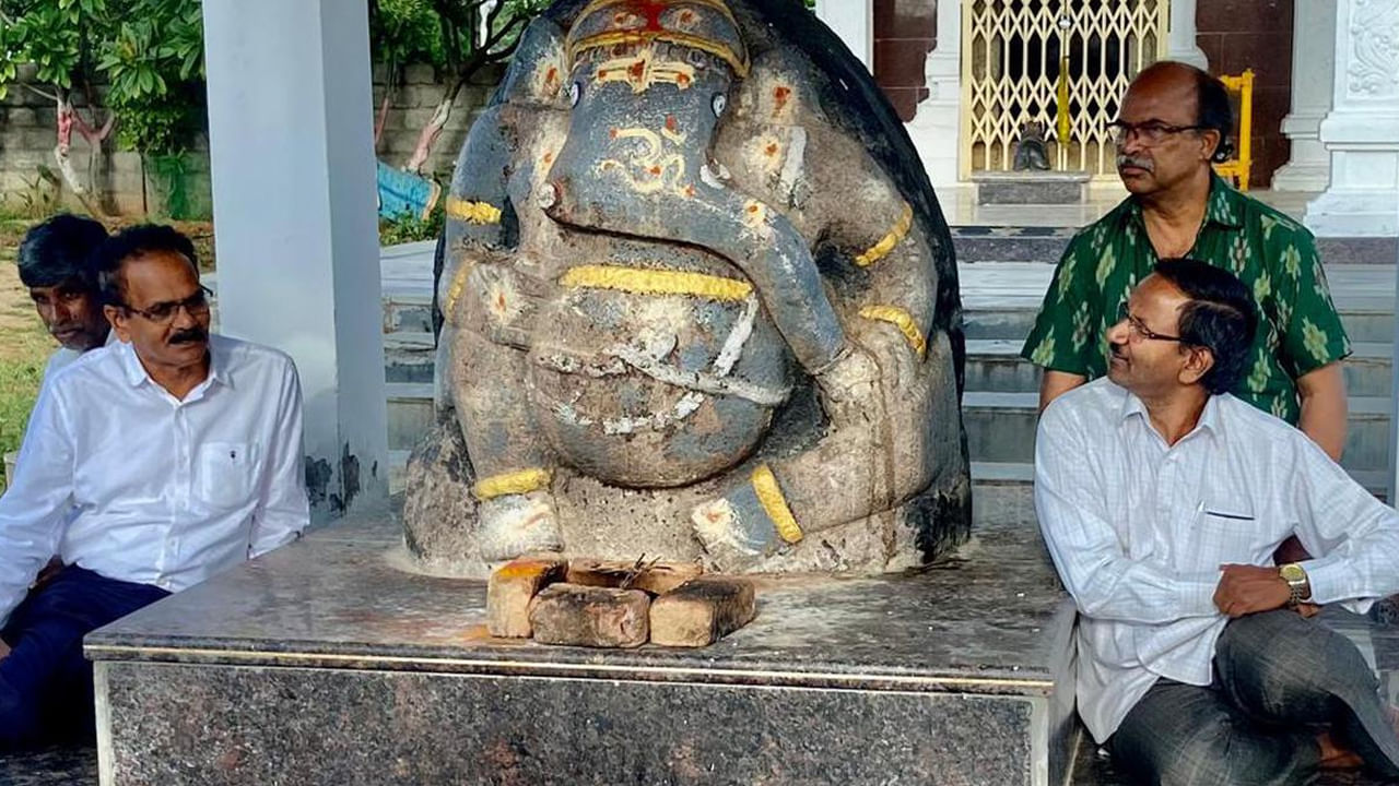 Ganesha Idol: గణపతి నవరాత్రి వేళ.. భాగ్యనగరంలో బయల్పడ్డ పురాతన వినాయక విగ్రహం.. చాళుక్యుల కాలం నాటిదిగా గుర్తింపు..