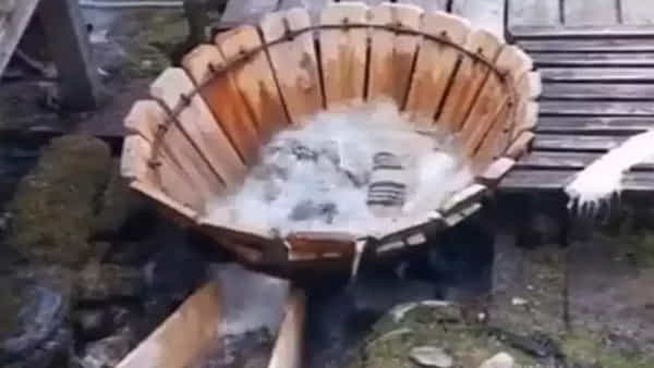 Viral Video: ఇలాంటి ఐడియాలు ఎలా వస్తాయో..? చెక్కలతో చేసిన వాషింగ్ మెషీన్ భలేగా పనిచేస్తుంది..! వైరల్ అవుతున్న వీడియో