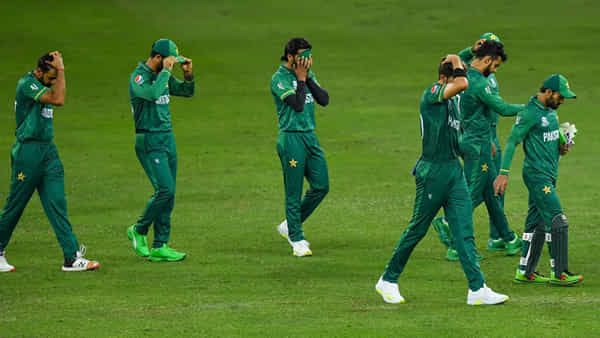 IND vs PAK: భారత్తో మ్యాచ్ ముందు పాక్కు షాక్.. 9 రోజుల్లోనే నంబర్ వన్ గోవిందా.. టాప్ ప్లేస్ ఆజట్టుదే