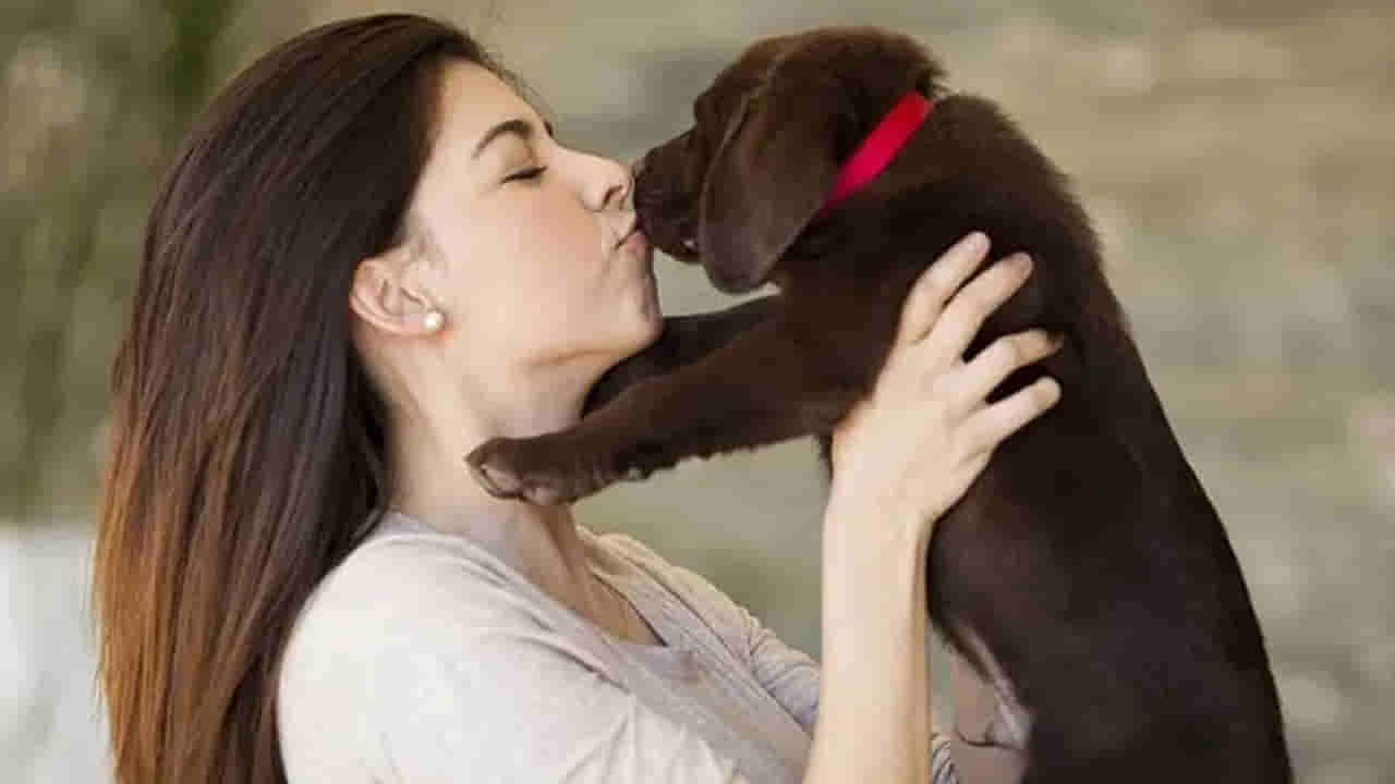 Health News: పెంపుడు కుక్క, పిల్లిని ముద్దు పెట్టుకుంటున్నారా? అయితే, ఈ విషయం తప్పక తెలుసుకోండి..