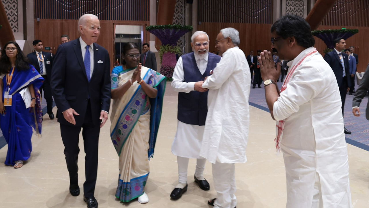 G20 విందు క్షణాలను సోషల్ మీడియాలో షేర్ చేశారు ప్రధానమంత్రి నరేంద్ర మోడీ. దీనిలో అతను జో బిడెన్‌కు బీహార్ ముఖ్యమంత్రి నితీష్ కుమార్‌ను పరిచయం చేశారు.