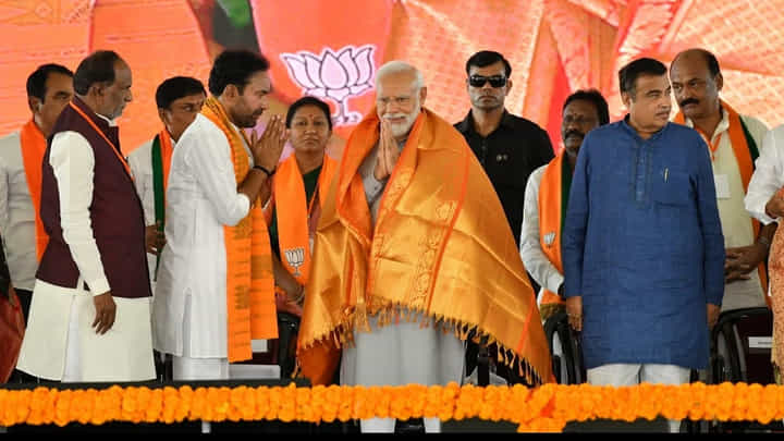 తెలంగాణలో ప్రధాని మోదీ 'హైస్పీడ్' పర్యటన.. నిజామాబాద్ 'రోడ్ మ్యాప్' వివరాలివే.. తెలంగాణలో ప్రధాని మోదీ 'హైస్పీడ్' పర్యటన.. నిజామాబాద్ 'రోడ్ మ్యాప్' వివరాలివే..