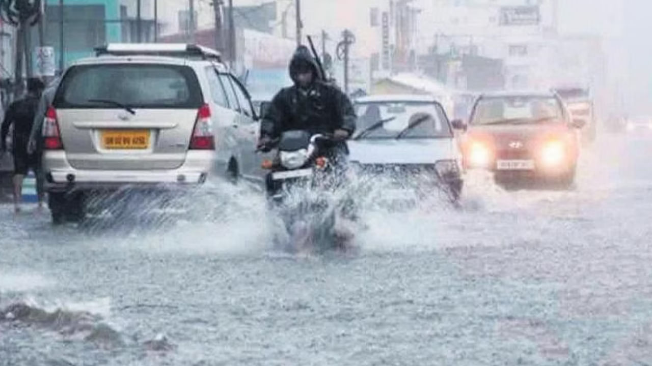 రాబోయే కొద్ది రోజులలో వర్షపాతం సాధారణం నుంచి పెరుగుతుందని అంచానా వేస్తోంది. సెప్టెంబర్ 21 నుంచి రుతుపవనాలు పుంజుకుని, నెలాఖరు వరకు చురుకుగా మారుతాయని.. అక్టోబర్ మొదటి వారం వరకు కూడా కొనసాగుతాయని భారత వాతావరణ శాఖ (ఐఎండీ) పేర్కొంది. 