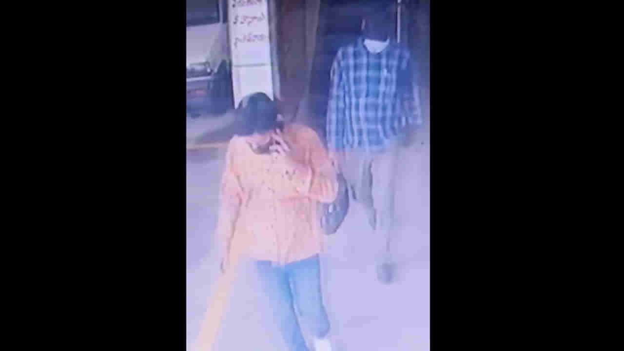 Telangana: సినీ ఫక్కీలో దర్జాగా దోపిడిలు.. ఖరీదైన కారులో వచ్చి.. క్లాస్గా దోసుకుపోతున్న దొంగలు..