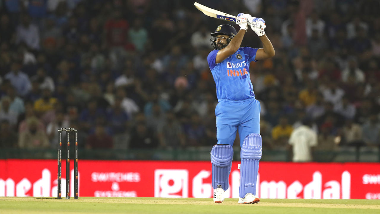 Rohit Sharma Video: అంతర్జాతీయ క్రికెట్లో అత్యధిక సిక్సర్లు.. క్రిస్ గేల్ రికార్డును బ్రేక్ చేసిన హిట్మ్యాన్.. టాప్ 10 లిస్ట్ ఇదే..