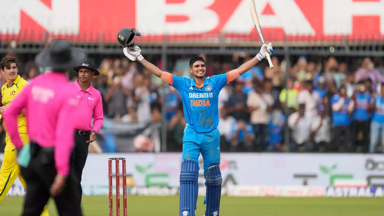 Shubman Gill: ఆస్ట్రేలియాతో జరిగిన రెండో వన్డేలో సెంచరీ చేసిన శుభమాన్ గిల్, భారత్ తరఫున అత్యంత వేగంగా 6 శతకాలను పూర్తి చేసుకున్న ఆటగాడిగా అవతరించాడు. 