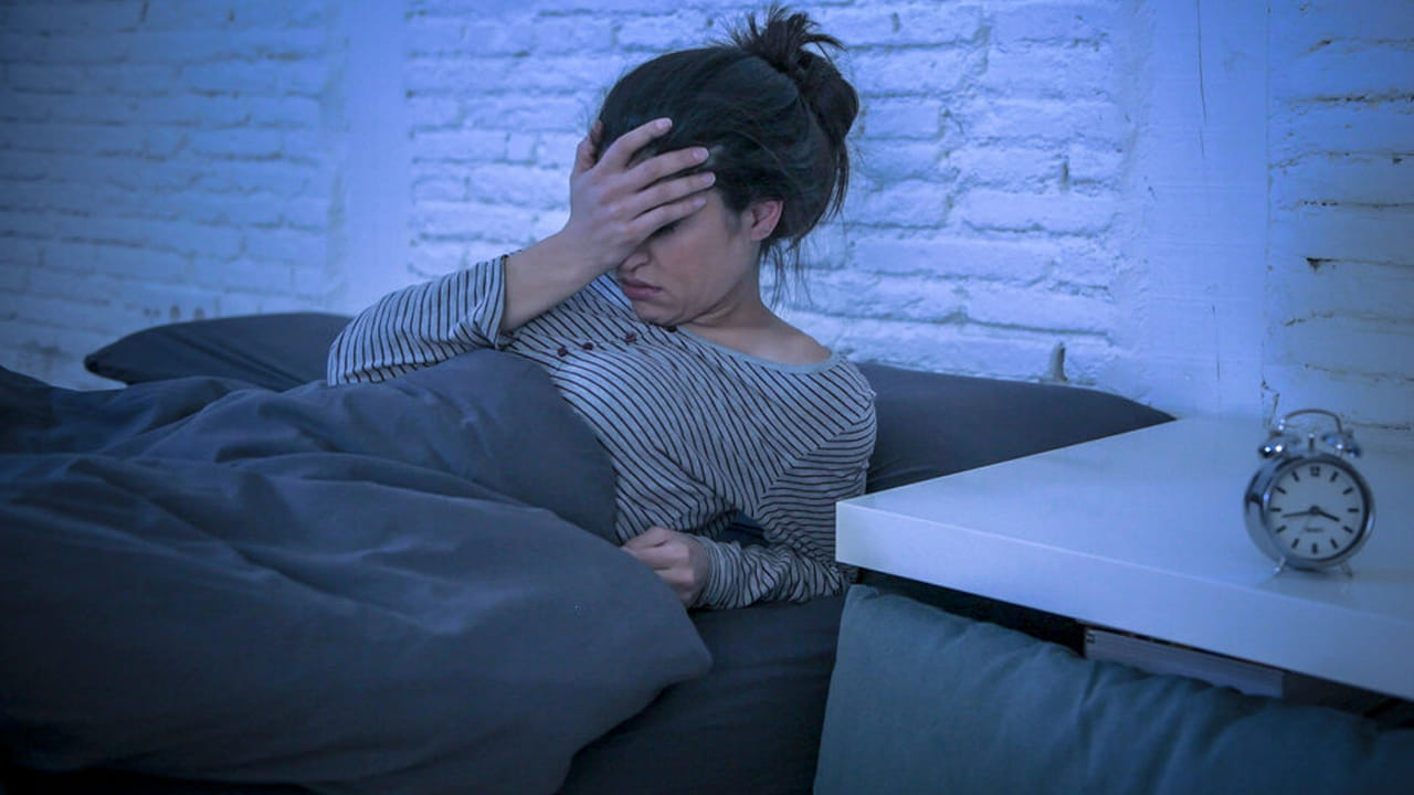 భార్యాభర్తల మధ్య సత్సంబంధాలు కొనసాగాలంటే.. ఒకరినొకరు బాగా అర్థం చేసుకోవాలి. అయితే, అనేక కారణాల వల్ల భార్యాభర్తలు విడాకుల వరకు వెళతారు. అయితే, తాజాగా అధ్యయనంలో భార్య భర్తల మధ్య విడాకులకు షాకింగ్ రీజన్ వెల్లడైంది. ఆ రీజన్ ఏంటో ఇప్పుడు తెలుసుకుందాం..