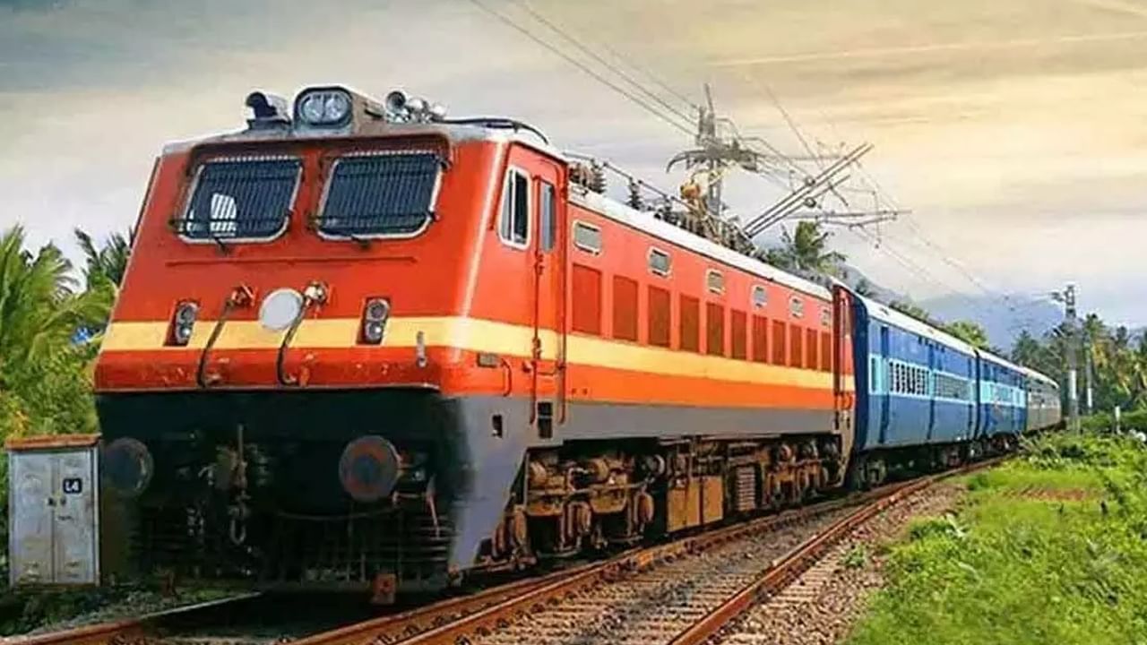 Special Trains: తెలుగు రాష్ట్రాల రైలు ప్రయాణికులకు బిగ్ అలర్ట్.. ఆ జిల్లాల మీదుగా తిరుపతికి ప్రత్యేక రైలు.. 