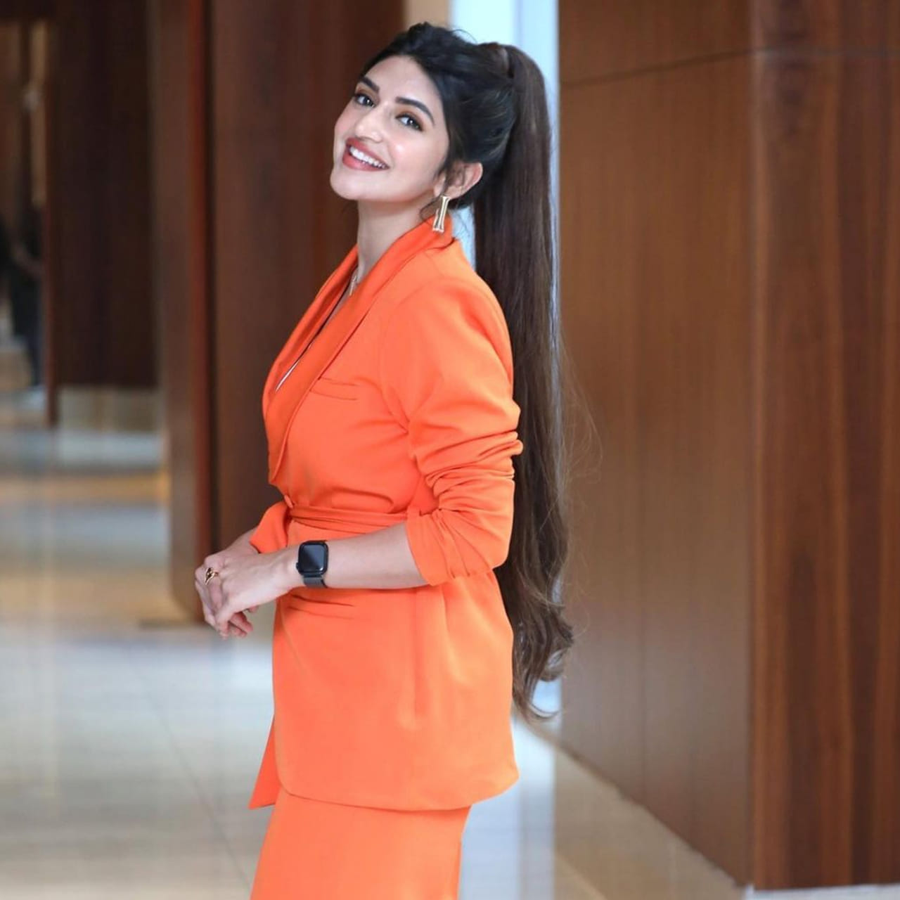 శ్రీలీల.. టాలీవుడ్లో ప్రస్తుతం ఈ హీరోయిన్ పేరు విపరీతంగా మారుమ్రోగుతోంది. దర్శకేంద్రుడు రాఘవేంద్రరావు డైరెక్షన్లో వచ్చిన 'పెళ్లిసందD'తో తెలుగు తెరకు పరిచయమైంది కన్నడ బ్యూటీ శ్రీలీల.