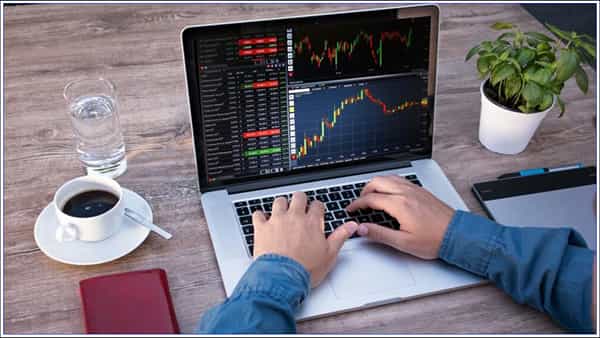 Stock Market: స్టాక్ మార్కెట్లో ప్రభుత్వ ఉద్యోగి వ్యాపారం చేయవచ్చా? ఎలాంటి నియమాలు ఉన్నాయి?