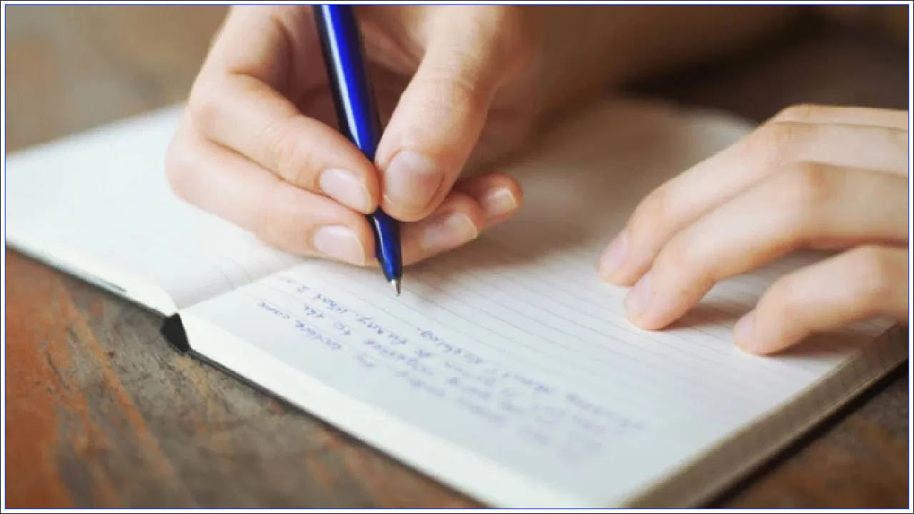 రోజంతా మీరు ఏమి చేయబోతున్నారో డైరీని నిర్వహించండి. ఈ డైరీలో మీరు మీ పని గురించి ఏ సమయంలో చేయాలి.. నిన్న మిగిలి ఉన్న వాటి గురించి ప్రతిదీ రాసుకోండి. ఈ అలవాటు మంచిదే. కొన్ని రోజులు ప్రయత్నించండి. రోజు ప్లాన్ చేసుకోవడం వల్ల ఒత్తిడి తగ్గుతుంది.