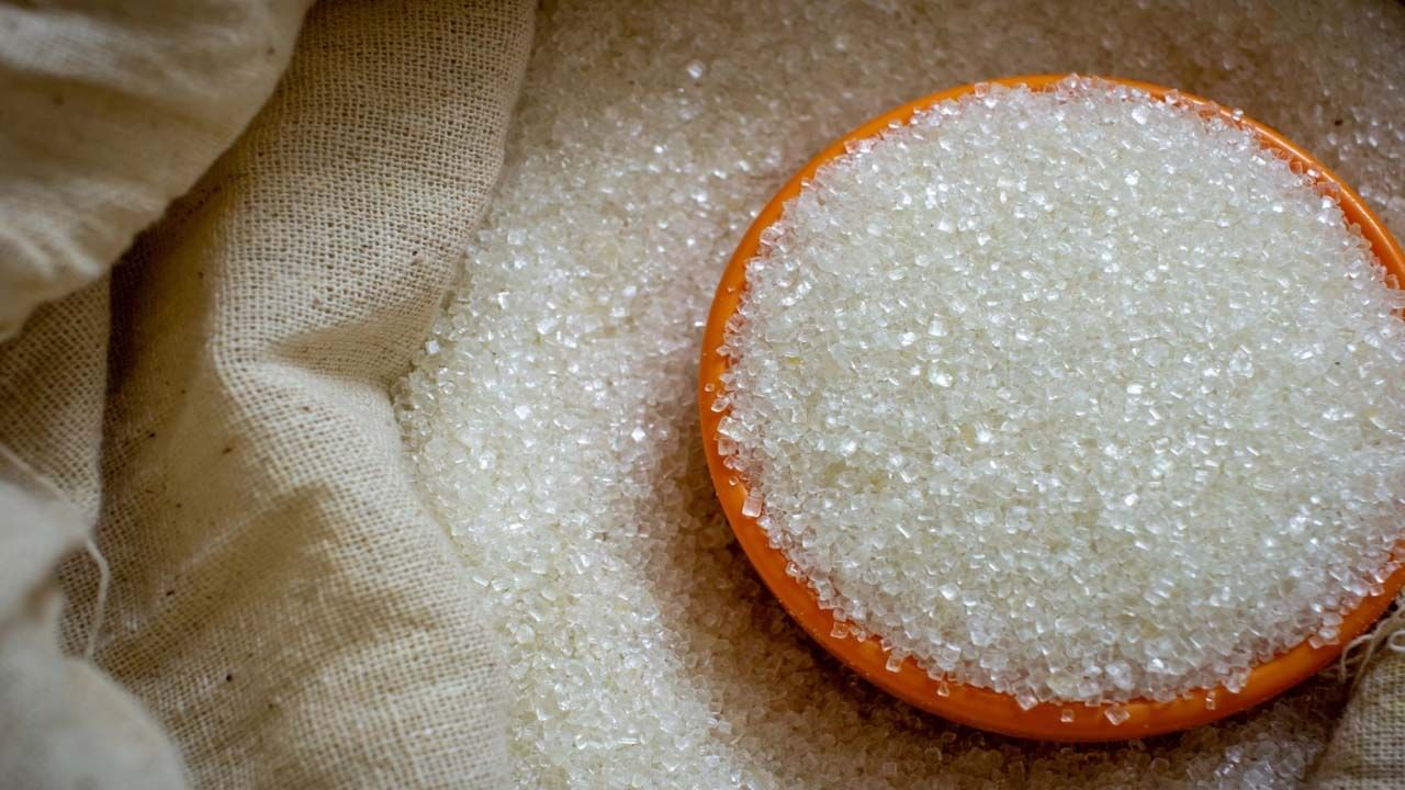 Sugar Price: పండగకు ముందు షాకివ్వనున్న చక్కెర ధర.. ఆరేళ్లలో గరిష్ట స్థాయికి..