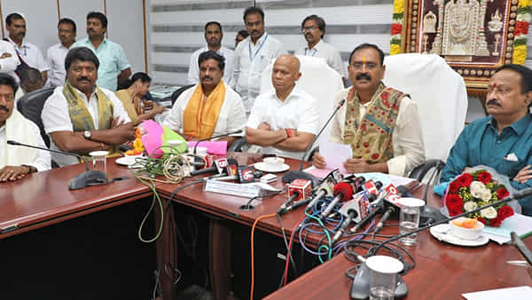 Tirumala: గోవింద కోటి రాస్తే ఫ్యామిలీ మొత్తానికి వీఐపీ బ్రేక్ దర్శనం.. టీటీడీ పాలక మండలి తాజా సంచలన నిర్ణయాలివే